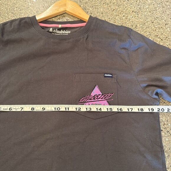 CHUBBIES Hi-Thigh Stereo Tee - Picture 7 of 9